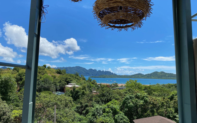 Outpost Hostel - Coron