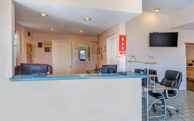 Econo Lodge Inn & Suites Socorro