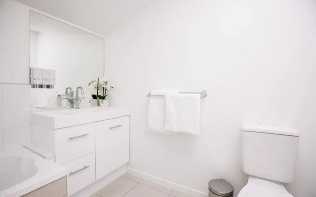 Chic Hobart Townhouse sleeps 9 - perfect location