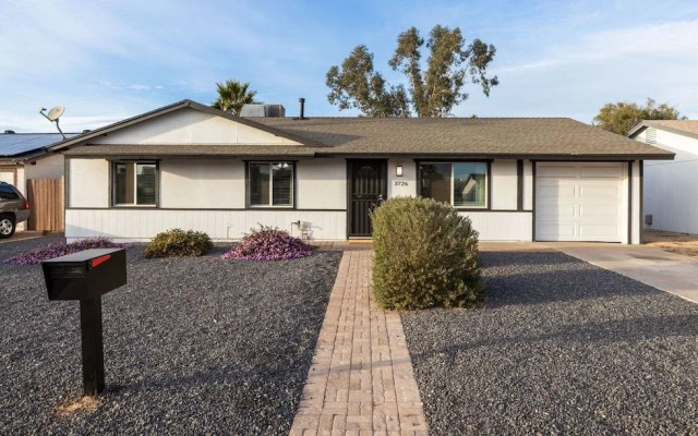 Phoenix Winchcomb 3 Bedroom Home by RedAwning