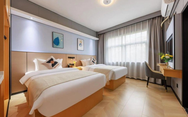 Feiyu Hotel (Guangzhou Zhujiang New Town Wuyangcun Subway Station)