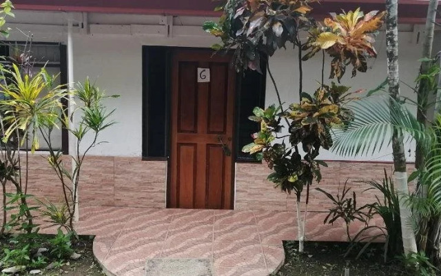 Cabinas & Restaurante Cristina