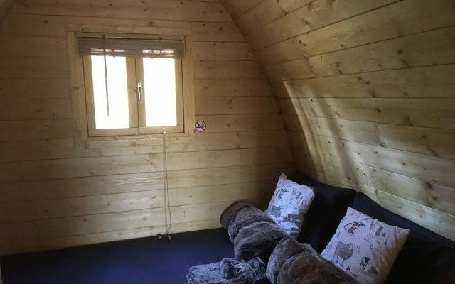 Broomhills Farm River Eco Pods