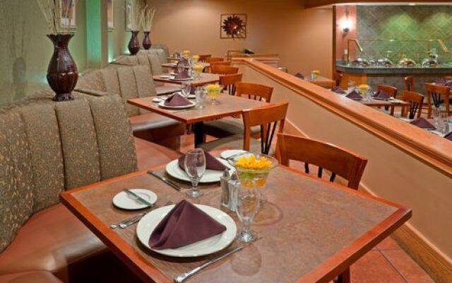 Crowne Plaza Hotel Clark Newark