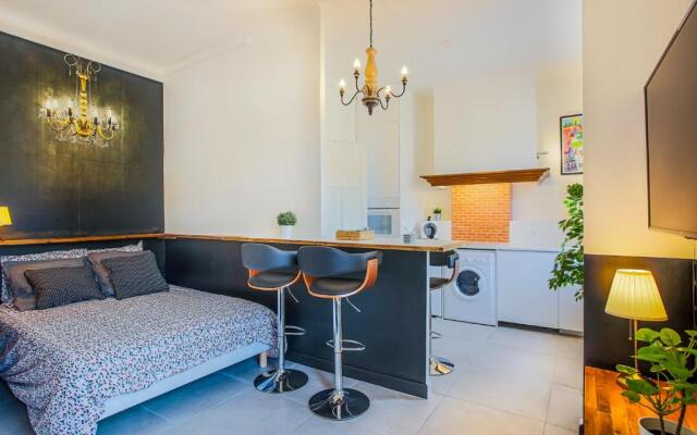 #3 Toulon CENTRE, BALCON, LUMINEUX, STATIONNEMENT FACILE, TOUT CONFORT