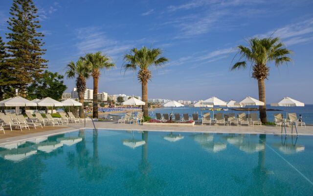 Louis Nausicaa Beach