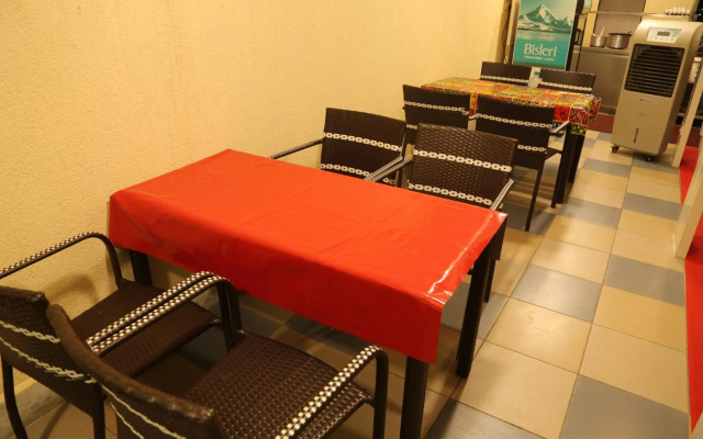 Hotel Madni Royale