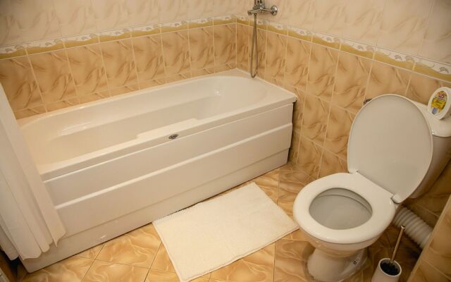 FM Deluxe Studio with Parking & Pool