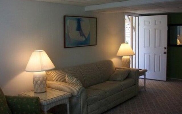 5 O'Clock Somewhere - 4 Br Home