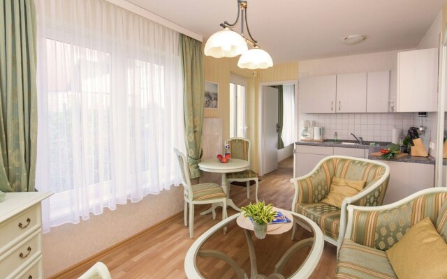 Inviting Apartment in Warnemünde Near Golf Course