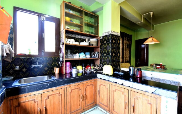 OYO 13350 Home Hill View Naggar Road
