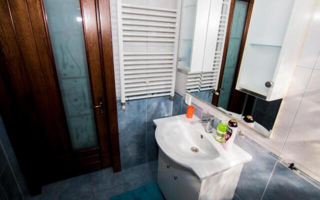Charming Apartment in Villa near Airport