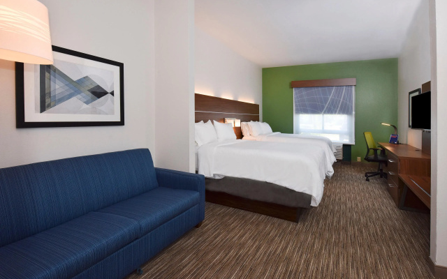 Holiday Inn Express and Suites Selma