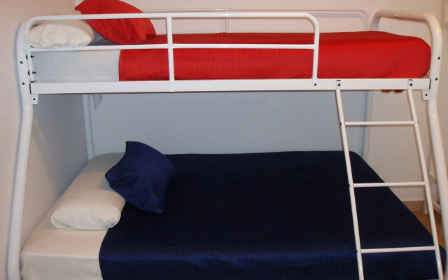 Estrella de Mar Youth Hostel