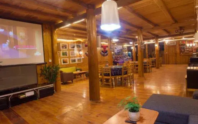 15/5000  Lung Chi Hospital (ShaoLok Shop, Lung Chi Terraces, West Hills)