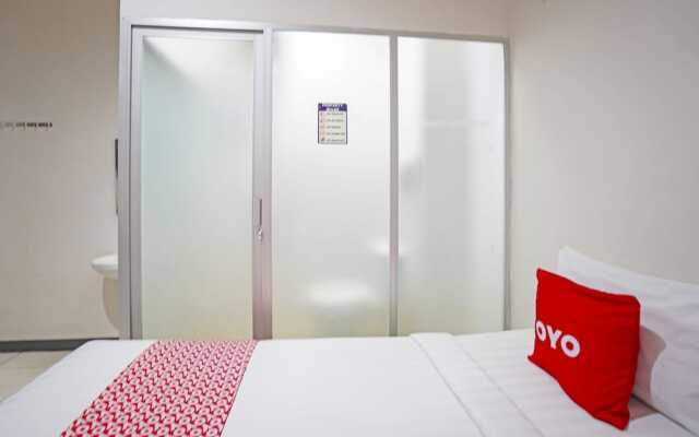 OYO Flagship 90890 Bratang Gede Residence