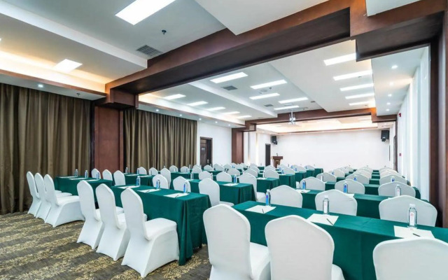 Huabo Resort Hotel