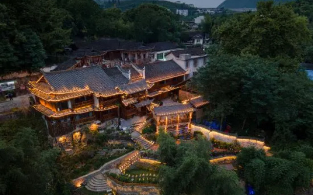 Tusi Xuanfu (Furong Town Waterfall Store)