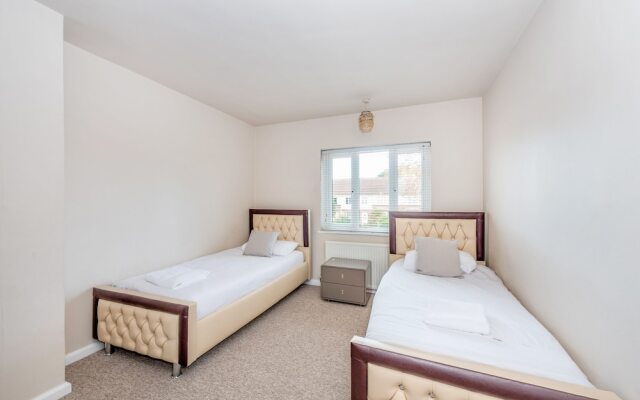 Sanger Lodge 3-Bedroom House