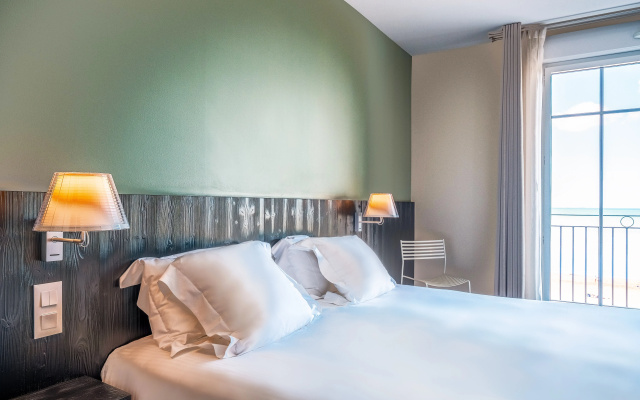 Hotel Les Flots - Chatelaillon Plage