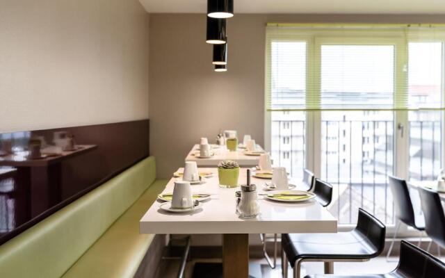 Hotel Demas City