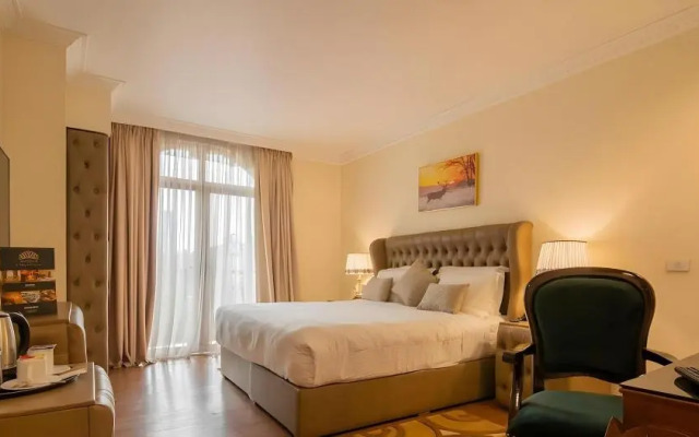 The Grand Palace Hotel