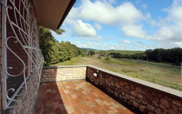 Villa with 4 Bedrooms in Provincia di Siena, with Private Pool, Enclosed Garden And Wifi - 80 Km From the Beach
