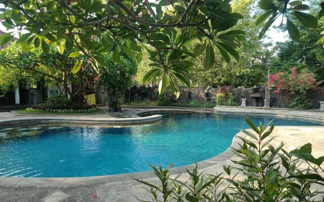 Rini Hotel