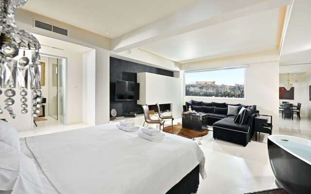 Alto Psyrri Penthouse by K&K