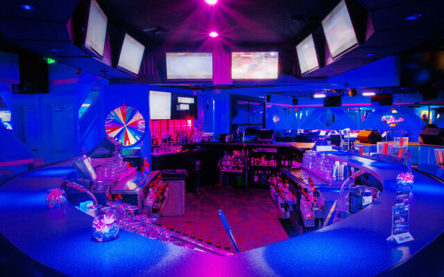 California Palms Hotel & Suites