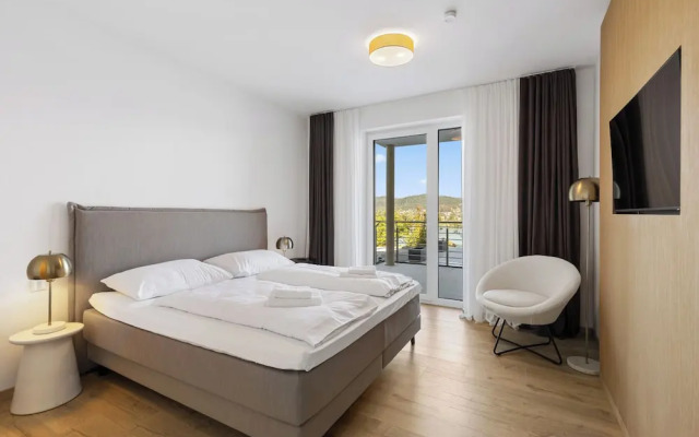 Maria Blick Lake View Apartments