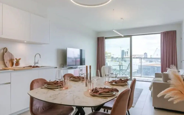 Apartment With Lateral sea View and Harbor View