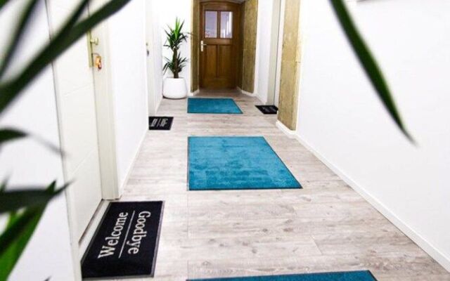Huxx Rooms