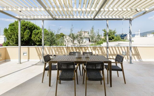 Eos Urban Villa by UPSTREET