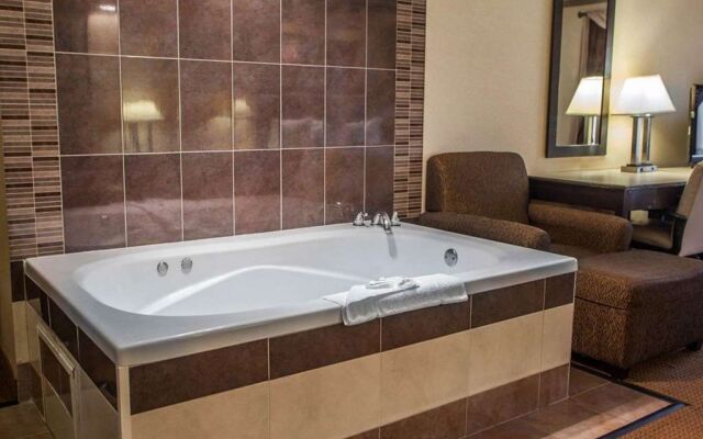 Quality Inn Aurora - Naperville Area