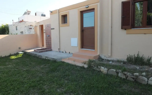 Casa Theoni
