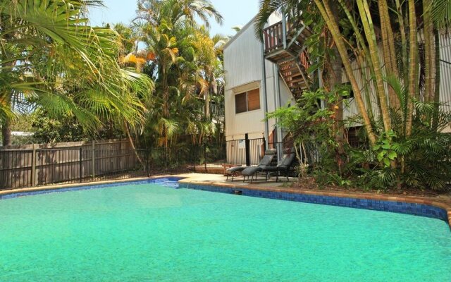 Mayfield 23 Holiday House