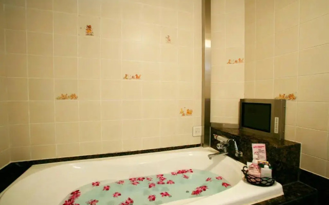 Hotel Mobilia - Adults Only