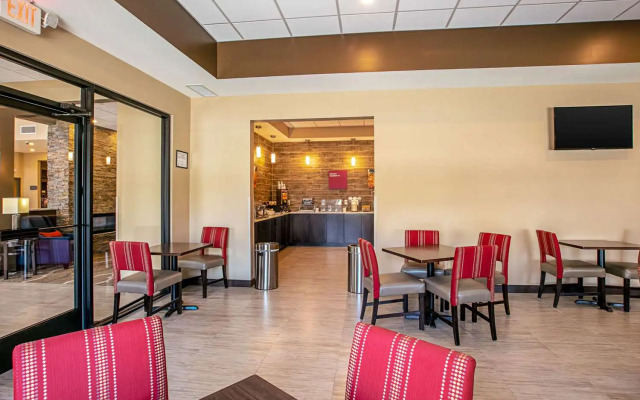 Comfort Suites Fishkill near Interstate 84