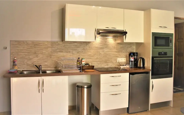 Sanny's Place Studio Suite PMR