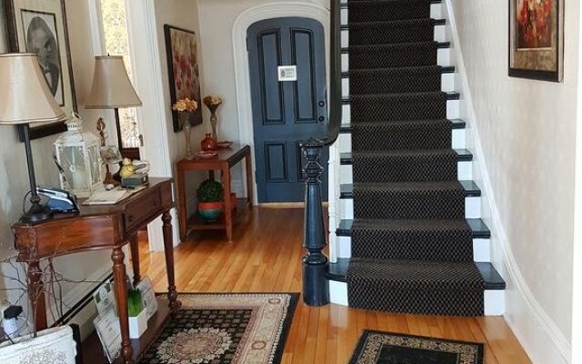 Quartermain House Bed & Breakfast