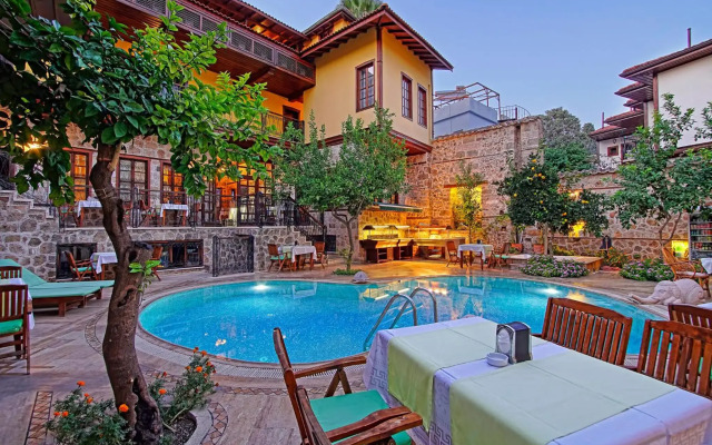 La Paloma Hotel