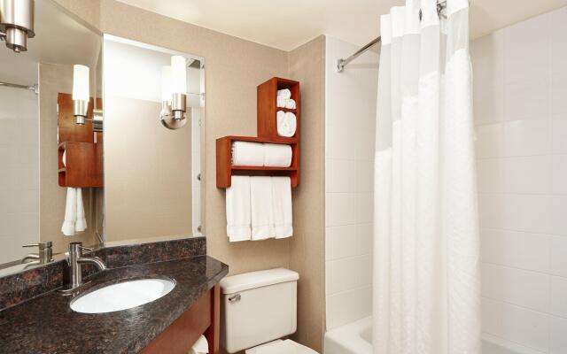 Holiday Inn Express Hampton - Coliseum Central by IHG