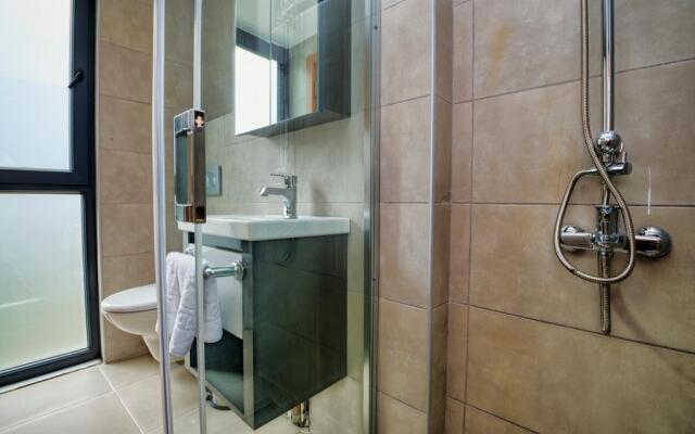 Laristone Suite Spa Hotel