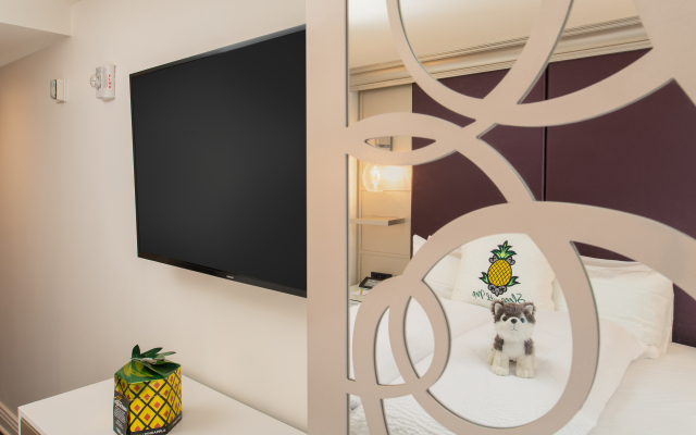 Staypineapple, An Artful Hotel, Midtown