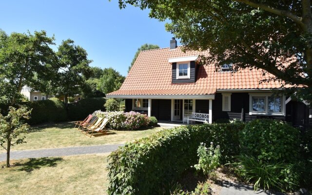 Garden View Holiday Home in Domburg near Center & Forest
