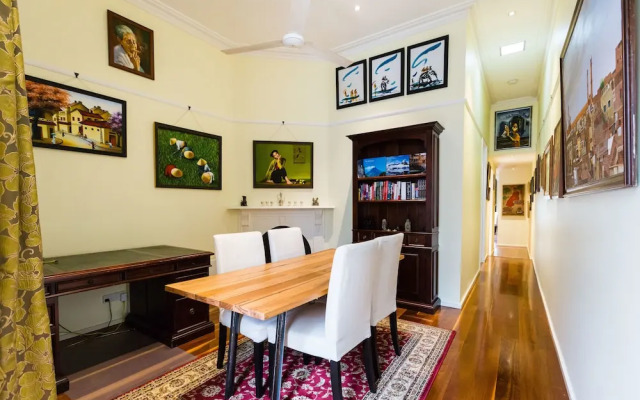 ALEXANDER, 2BDR South Melbourne House