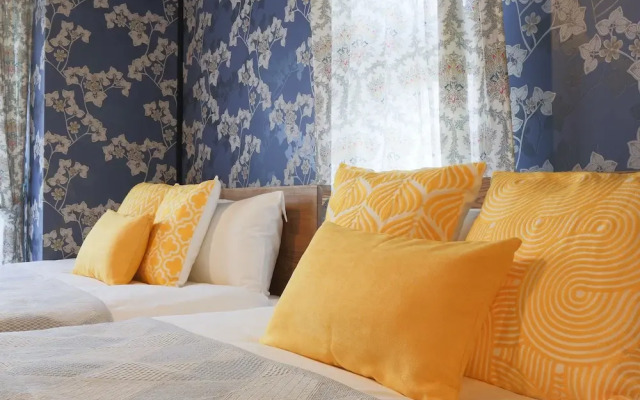 Grand Court Namba 206