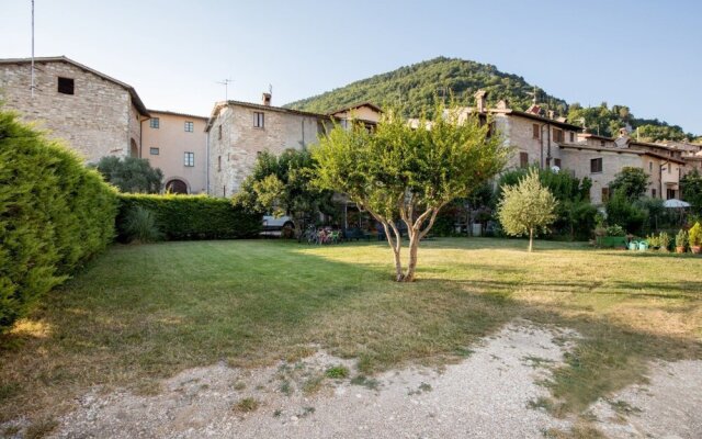Borgo Santa Lucia Apartment with Private Parking & Garden