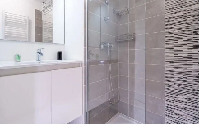 Cozy Beachside Villa in Serignan